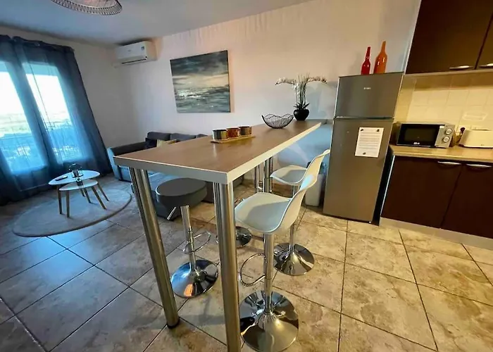 Casarella Bulle De Paix En Corse Entre Terre Et Appartement